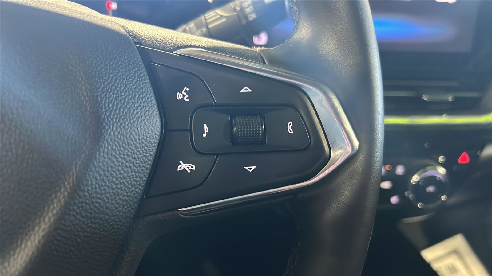 Used 2025 Chevrolet Trax ACTIV w/ Driver Confidence Package image 14