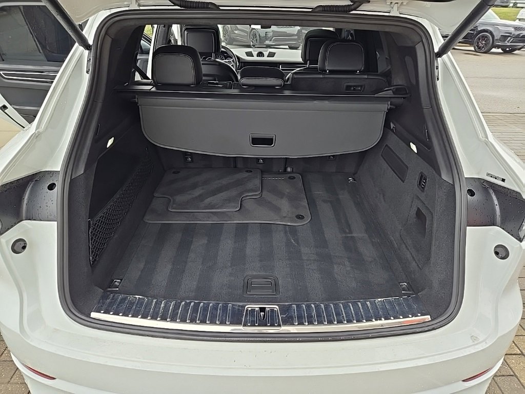 Used 2023 Porsche Cayenne GTS image 18