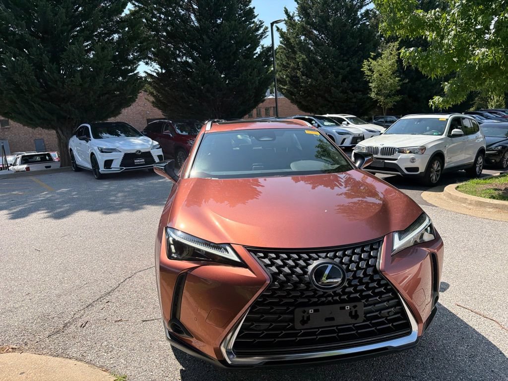 Certified 2025 Lexus UX 300h AWD w/ Accessory Package (Z1) image 7