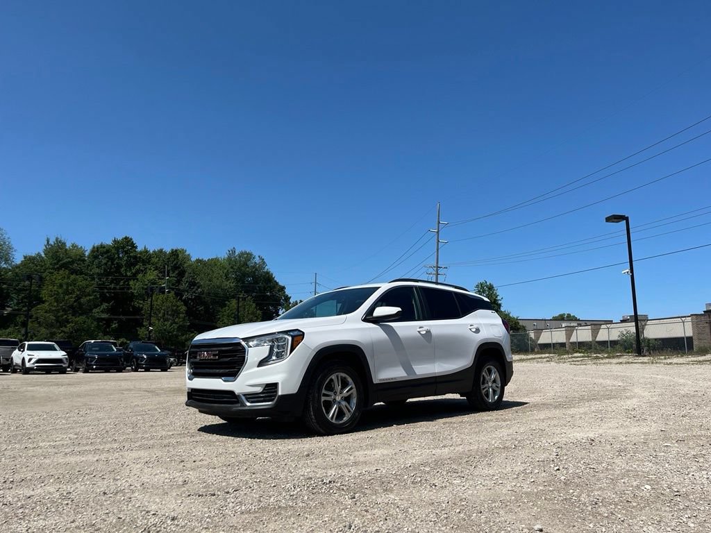 Used 2022 GMC Terrain SLE w/ Driver Convenience Package AWD/4WD image 2