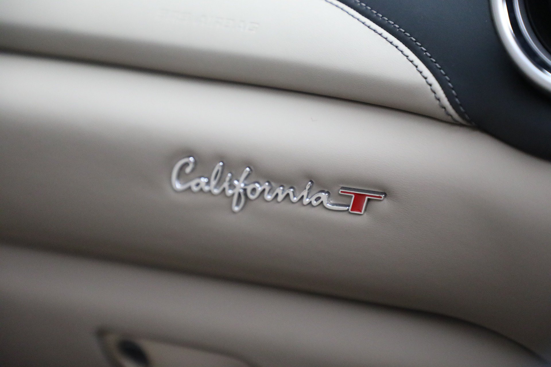 Certified 2016 Ferrari California T RWD image 23