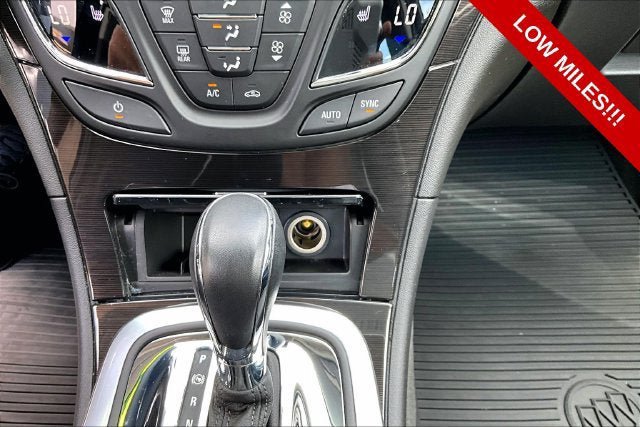 Used 2016 Buick Regal FWD image 24