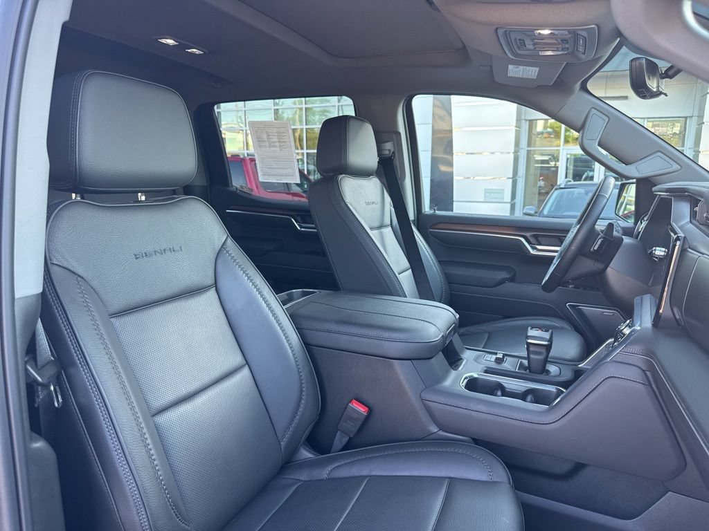 Used 2025 GMC Sierra 1500 Denali w/ Denali Reserve Package AWD/4WD image 14