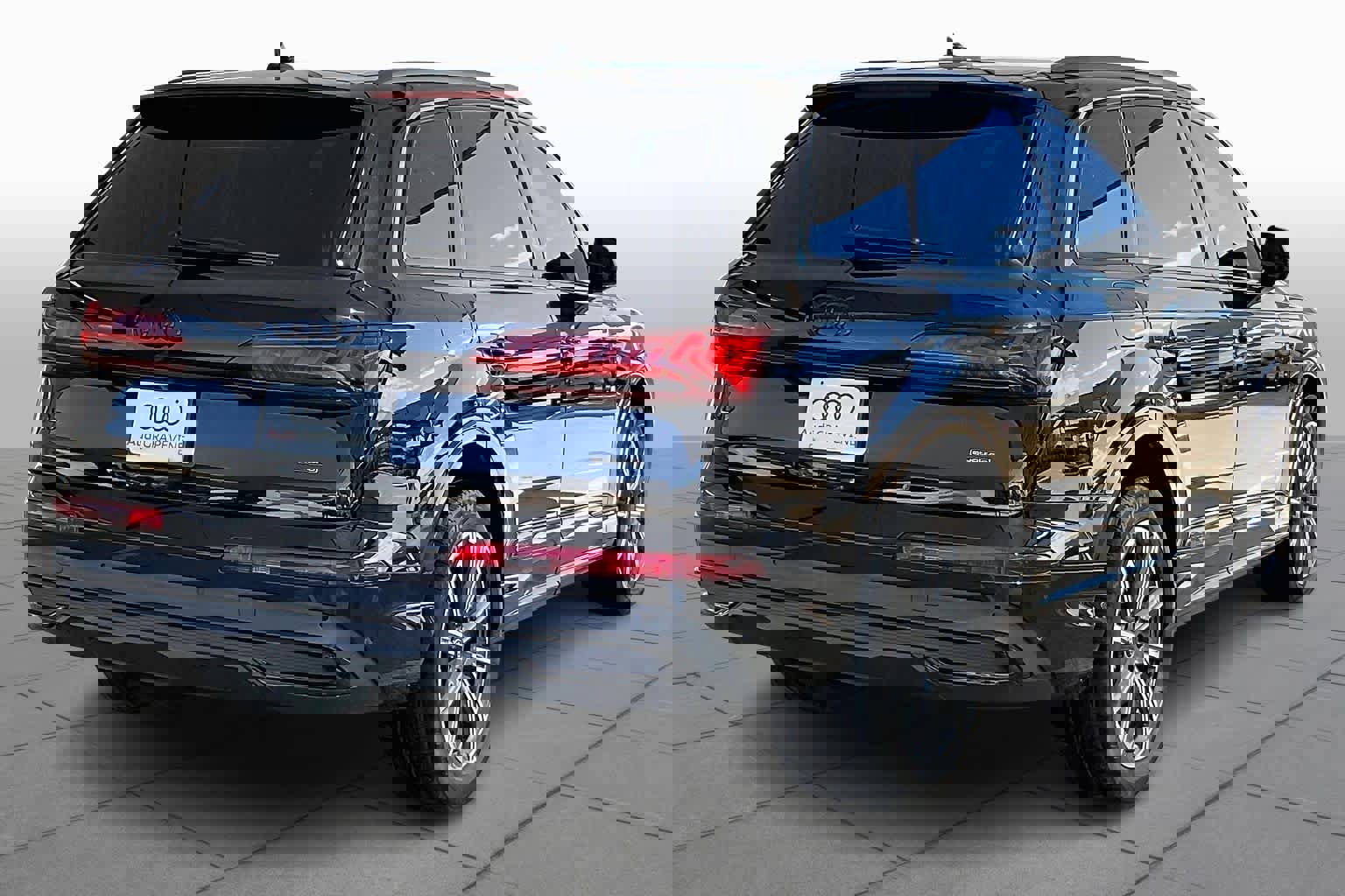 Used 2023 Audi Q7 Premium Plus image 12