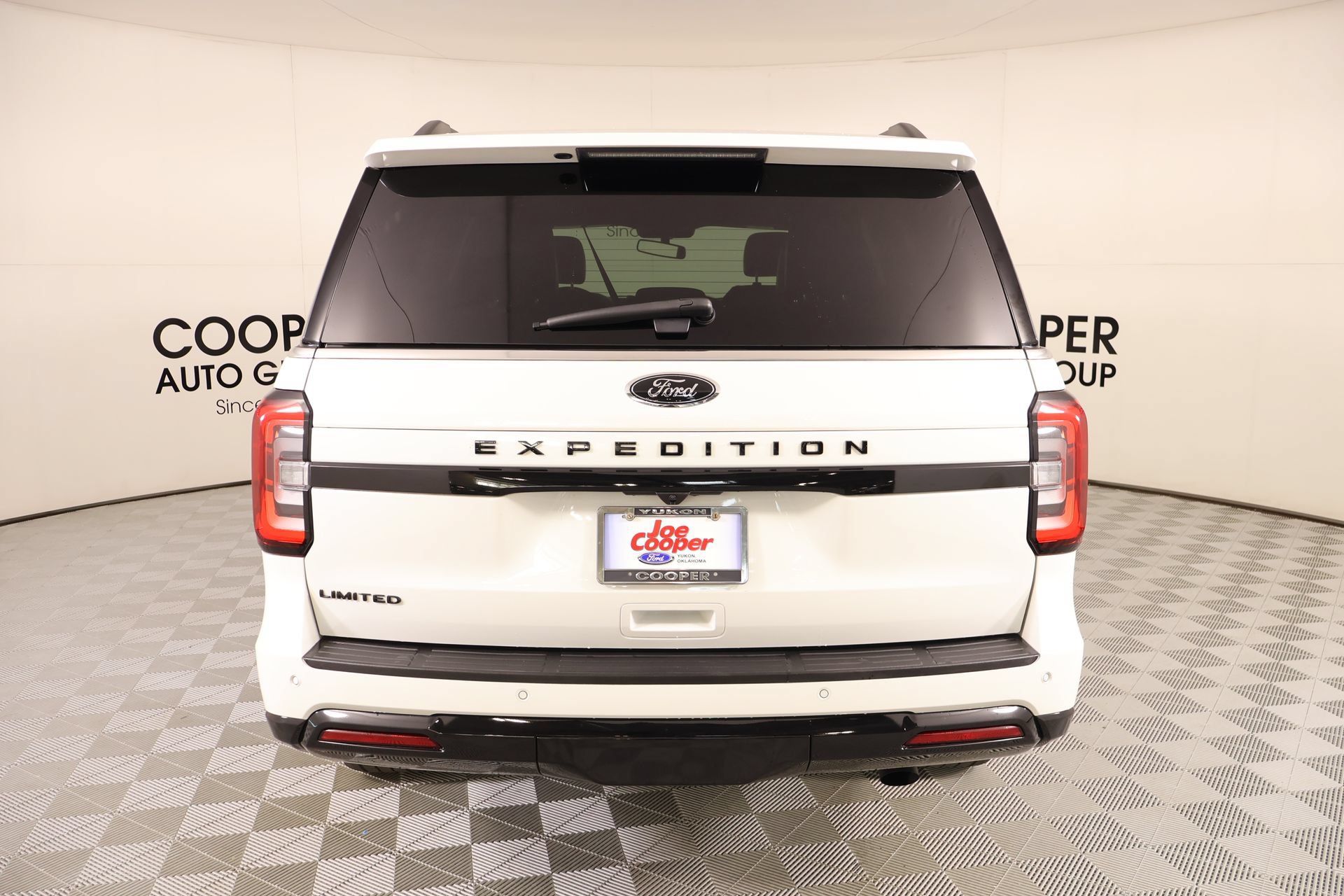 Used 2023 Ford Expedition Limited AWD/4WD image 23