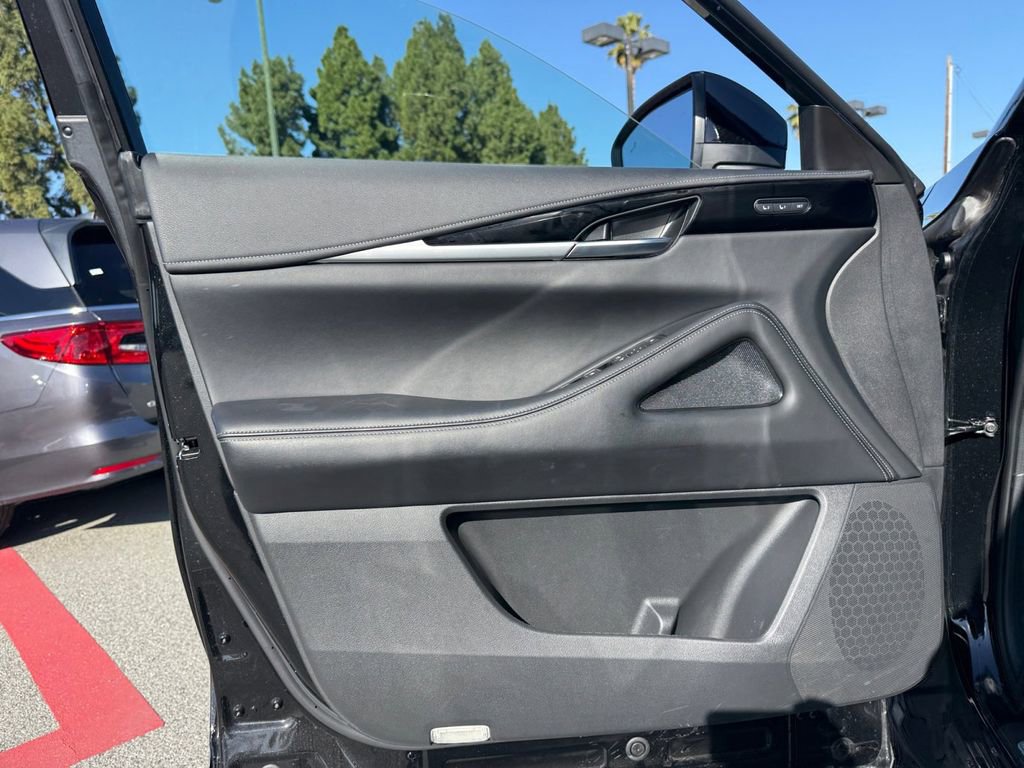 Used 2025 INFINITI QX60 Pure image 12