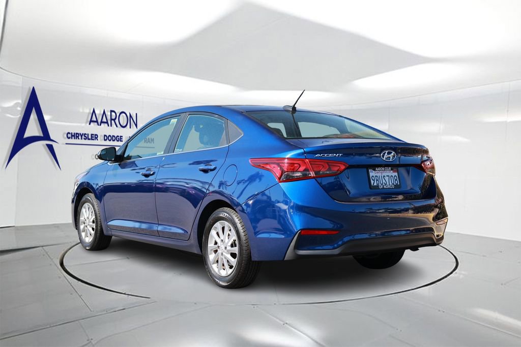 Used 2022 Hyundai Accent SEL image 2