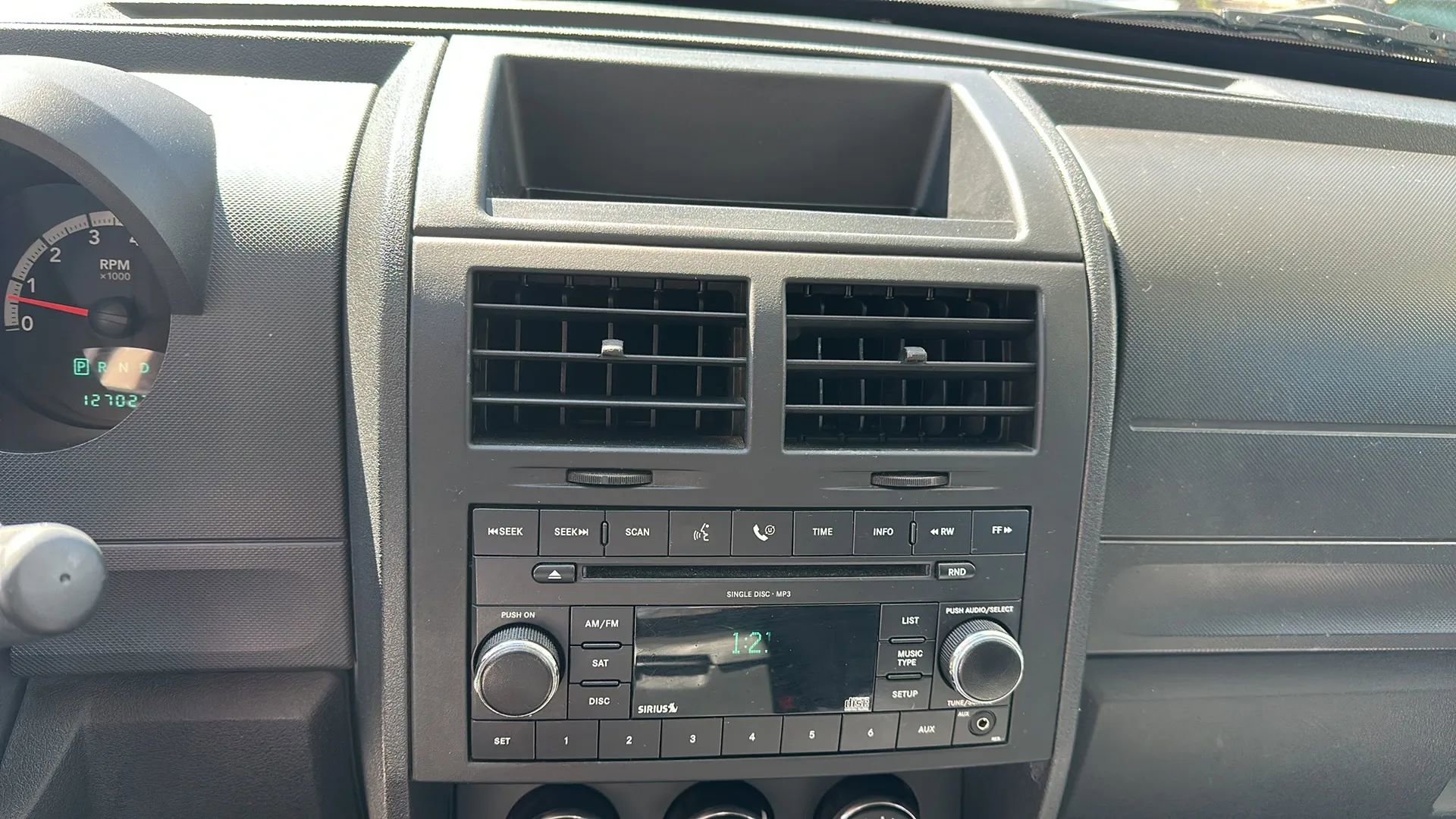 Used 2008 Dodge Nitro SXT image 31