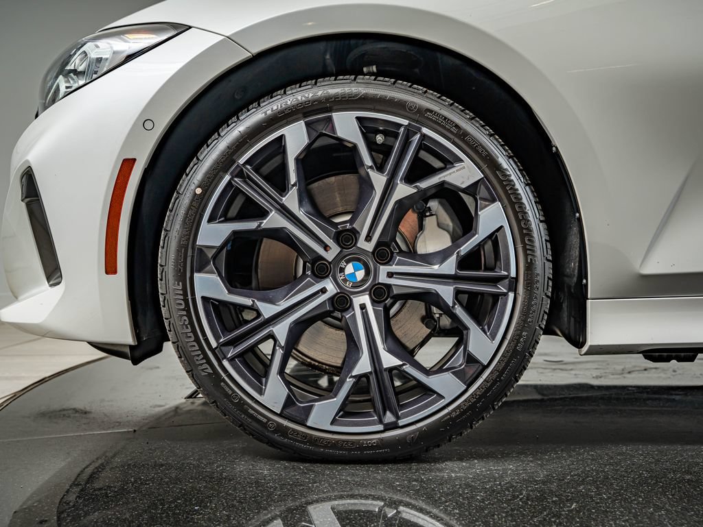 Certified 2025 BMW 330i xDrive Sedan w/ M Sport Package AWD/4WD image 10