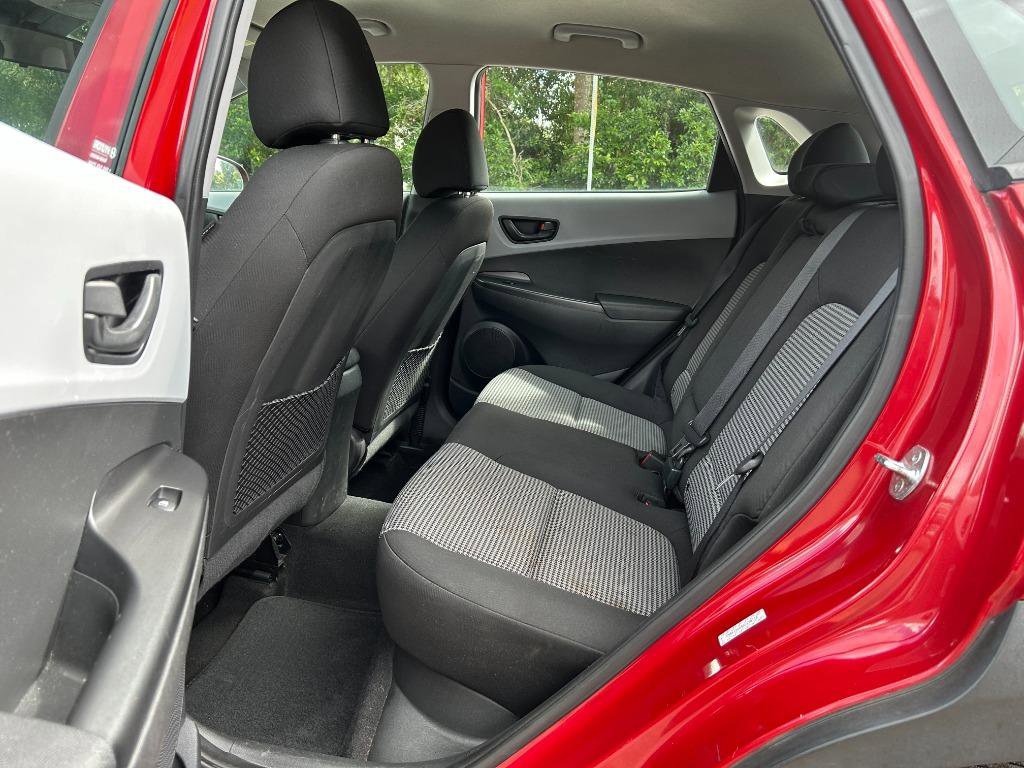 Used 2021 Hyundai Kona SE image 10