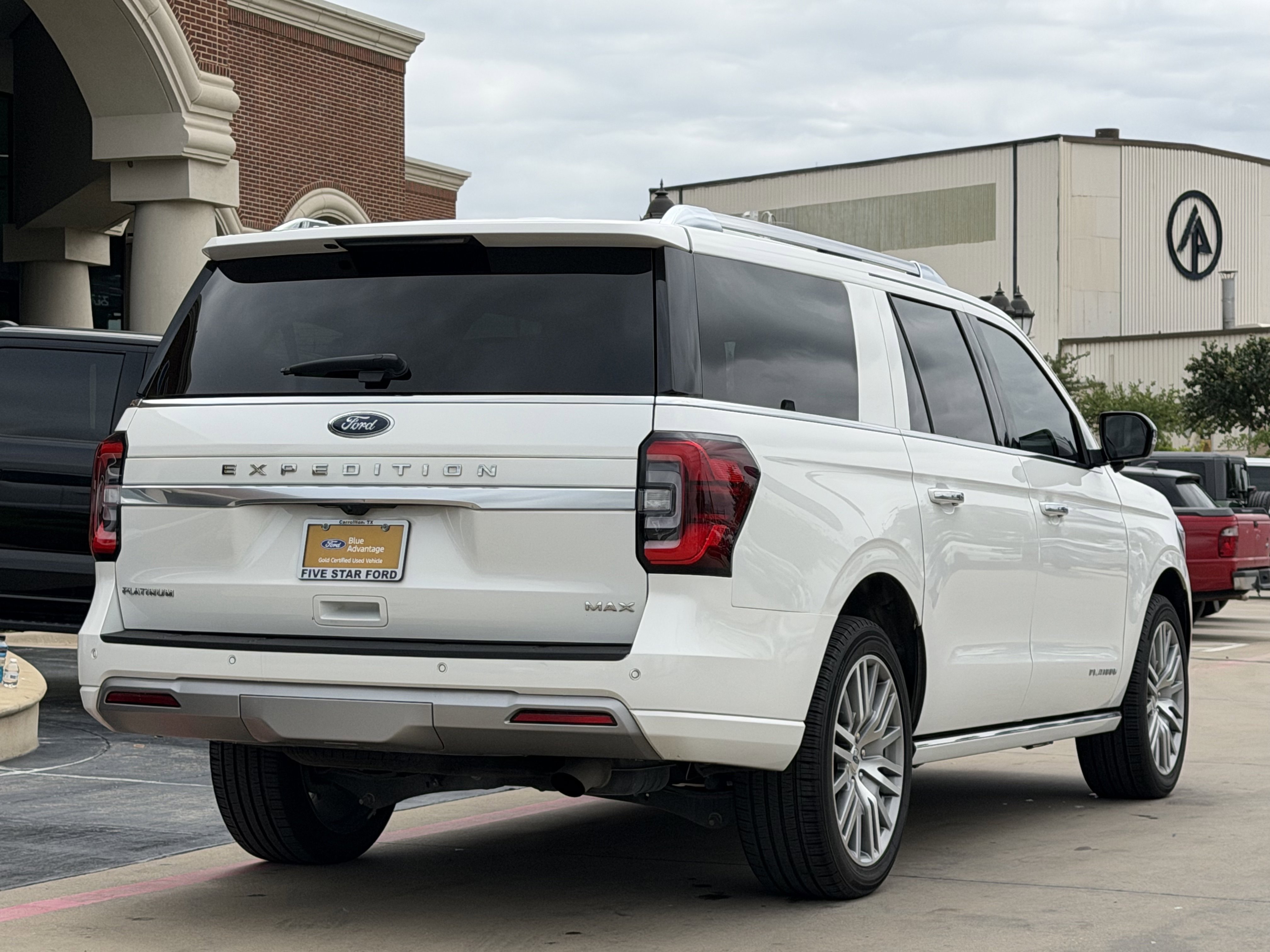 Certified 2023 Ford Expedition Max Platinum AWD/4WD image 4