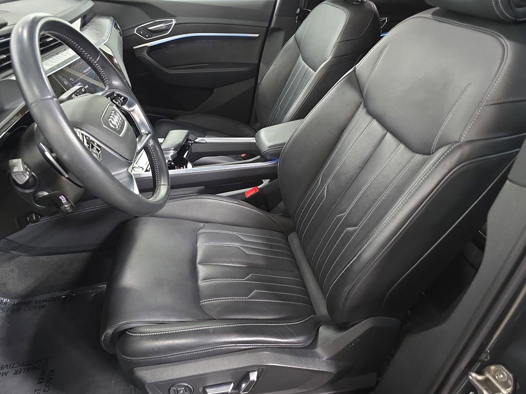 Used 2019 Audi e-tron Prestige w/ Prestige Package AWD/4WD image 5