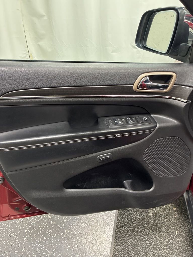 Used 2015 Jeep Grand Cherokee Limited w/ Luxury Group II image 14