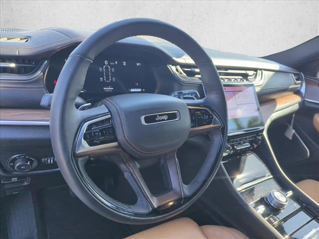 Used 2025 Jeep Grand Cherokee L Summit AWD/4WD image 30
