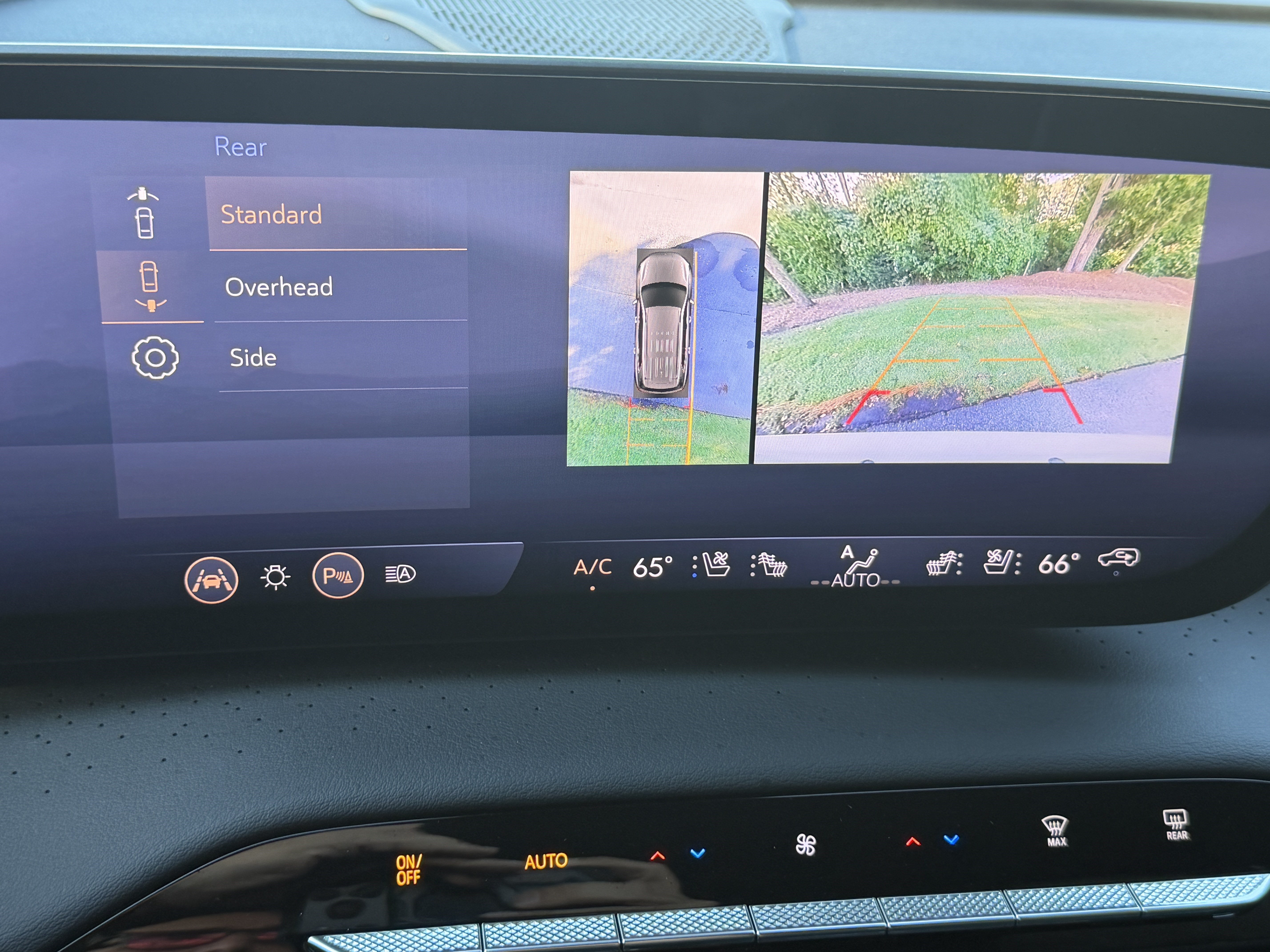 Used 2025 Buick Enclave Avenir FWD image 29