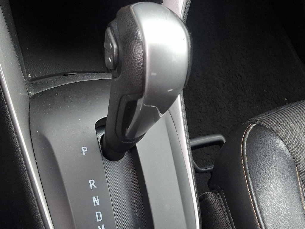 Used 2018 Chevrolet Trax LT w/ LT Convenience Package AWD/4WD image 14