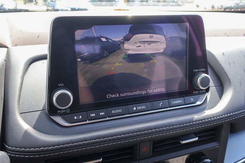 Used 2023 Nissan Rogue SV image 4