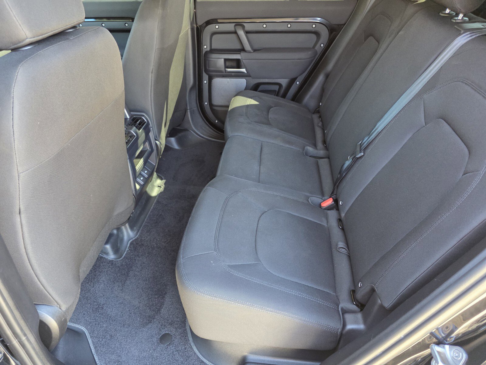 Used 2023 Land Rover Defender 110 image 13