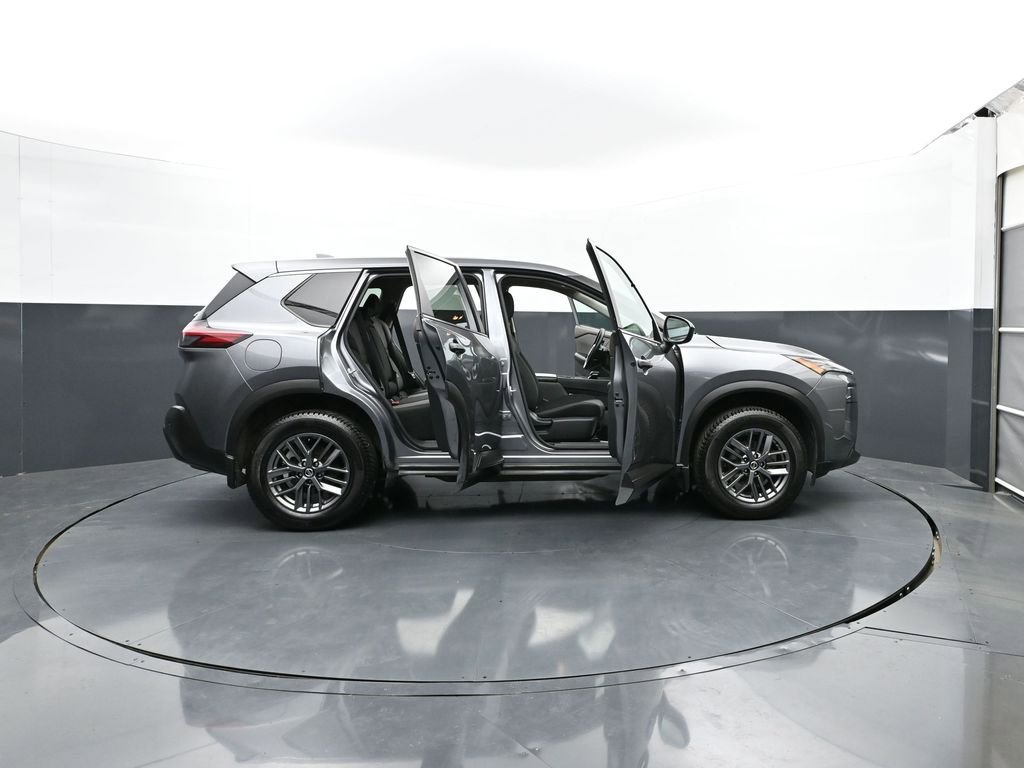 Used 2021 Nissan Rogue S AWD/4WD image 31
