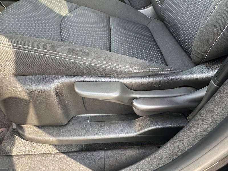 Used 2022 GMC Terrain SLE image 11