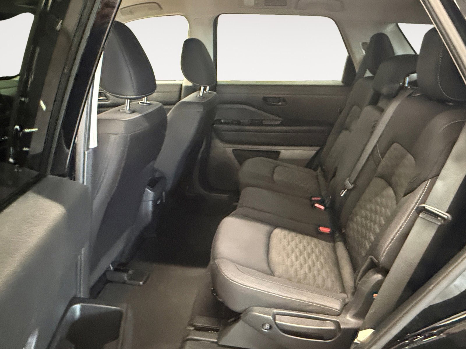 Used 2023 Nissan Pathfinder S FWD image 24