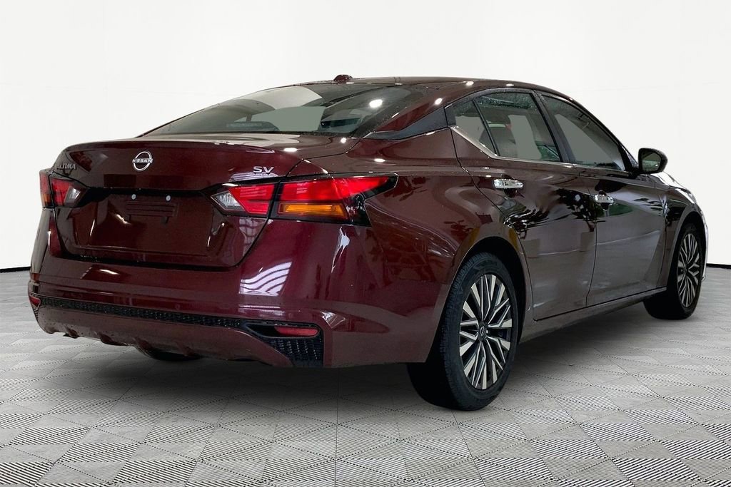 Used 2024 Nissan Altima 2.5 SV FWD image 5