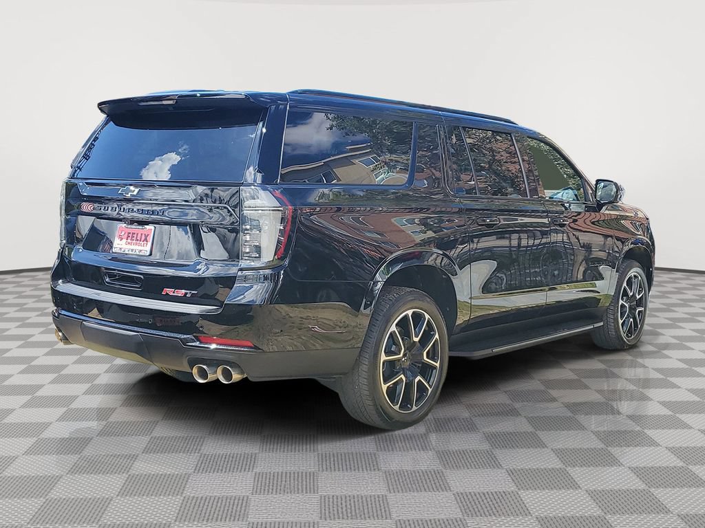 Used 2025 Chevrolet Suburban RST w/ Comfort Package AWD/4WD image 4