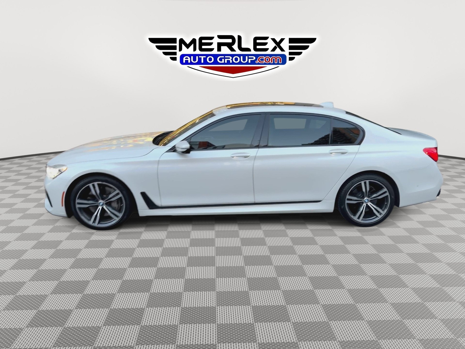 Used 2017 BMW 750i RWD image 5