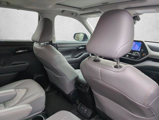 Used 2023 Toyota Highlander Bronze Edition image 22