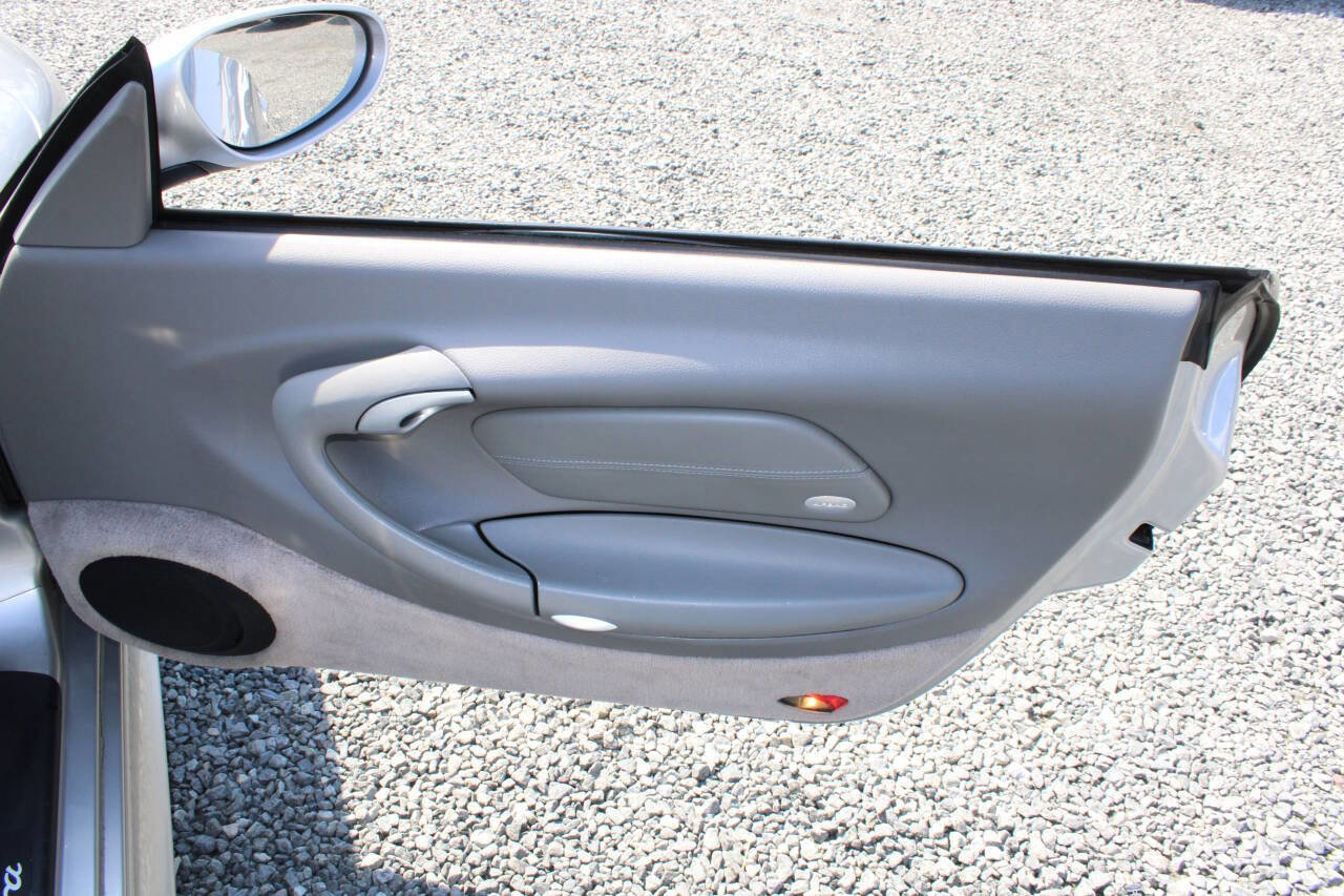 Used 2004 Porsche 911 Carrera image 27