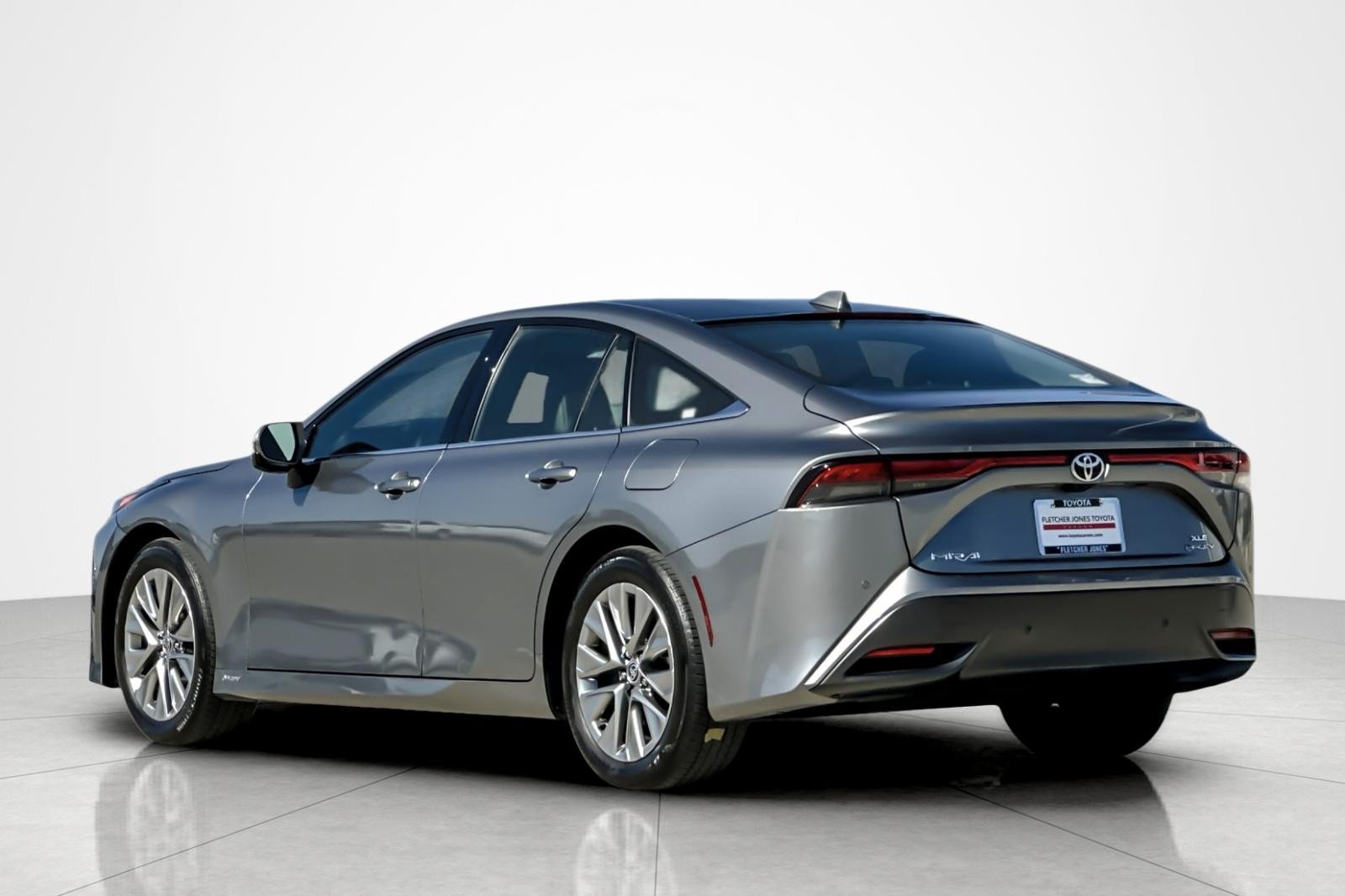 Used 2025 Toyota Mirai XLE RWD image 3