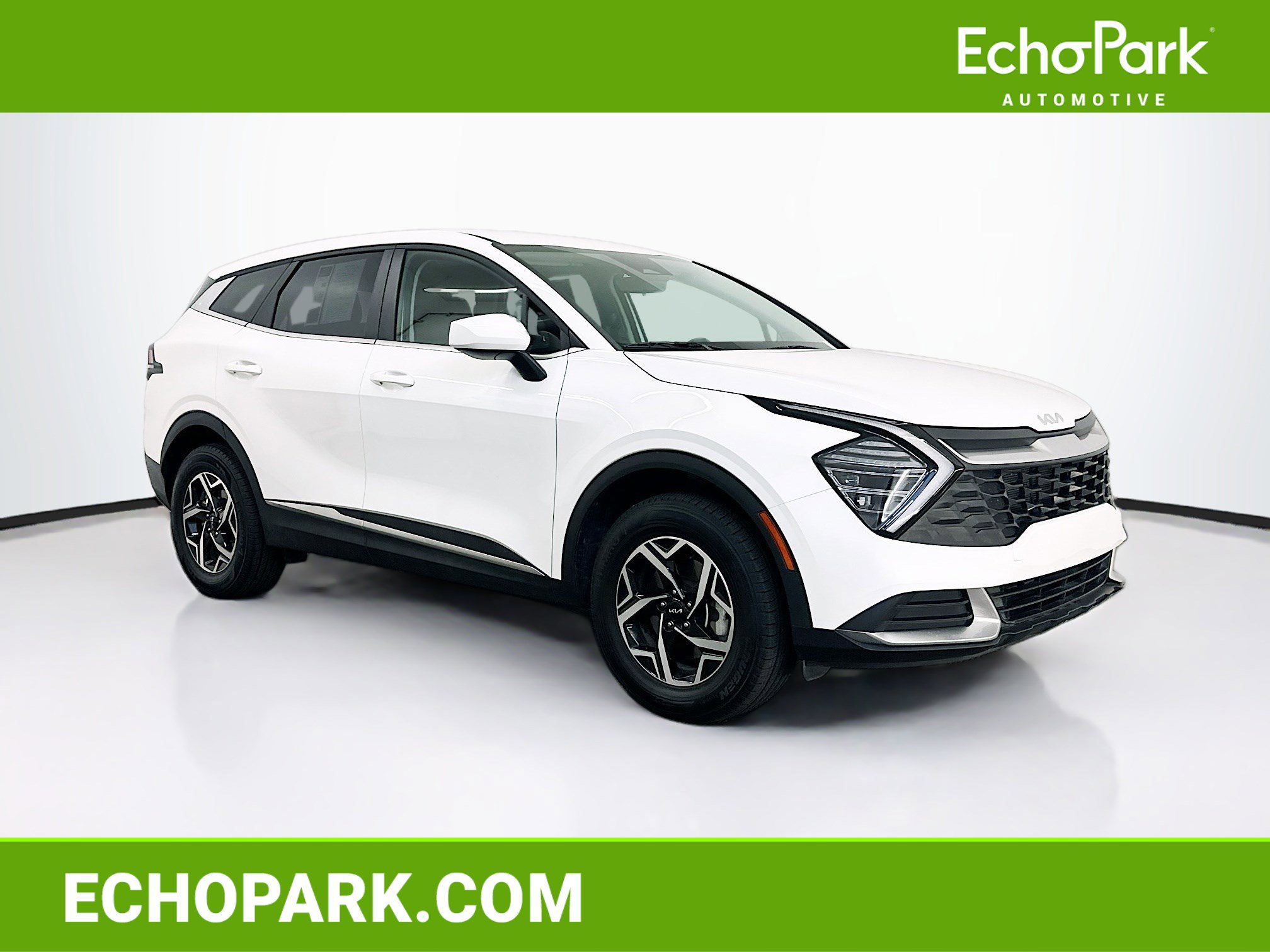 Used 2025 Kia Sportage LX image 1