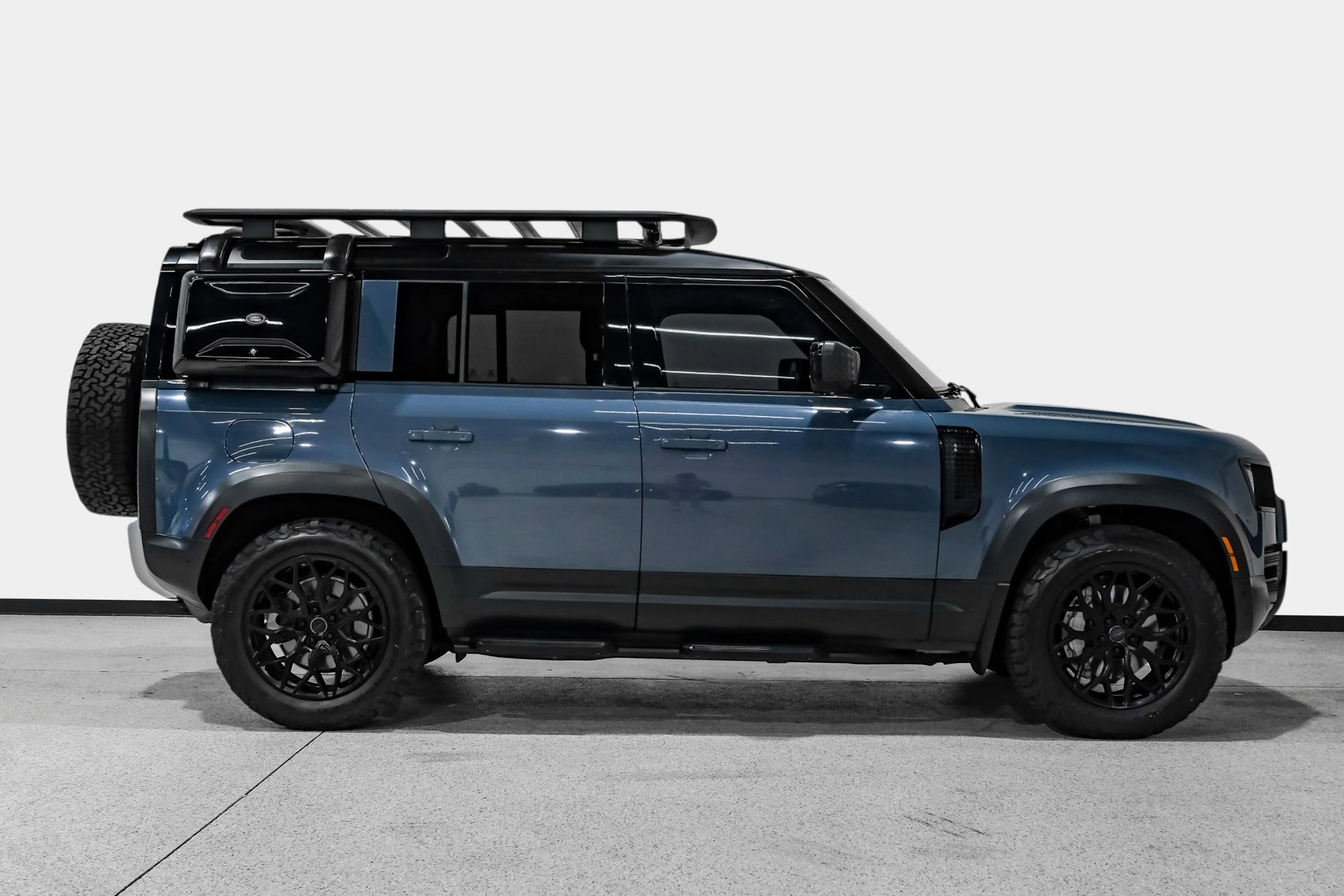 Used 2020 Land Rover Defender 110 HSE AWD/4WD image 5