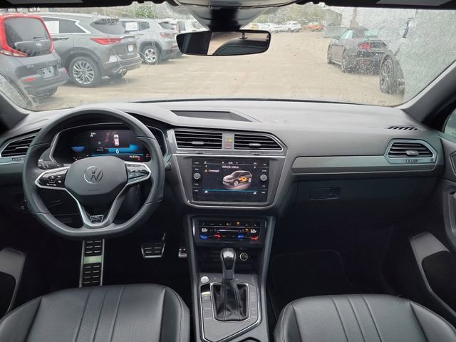 Used 2023 Volkswagen Tiguan SE R-Line image 25