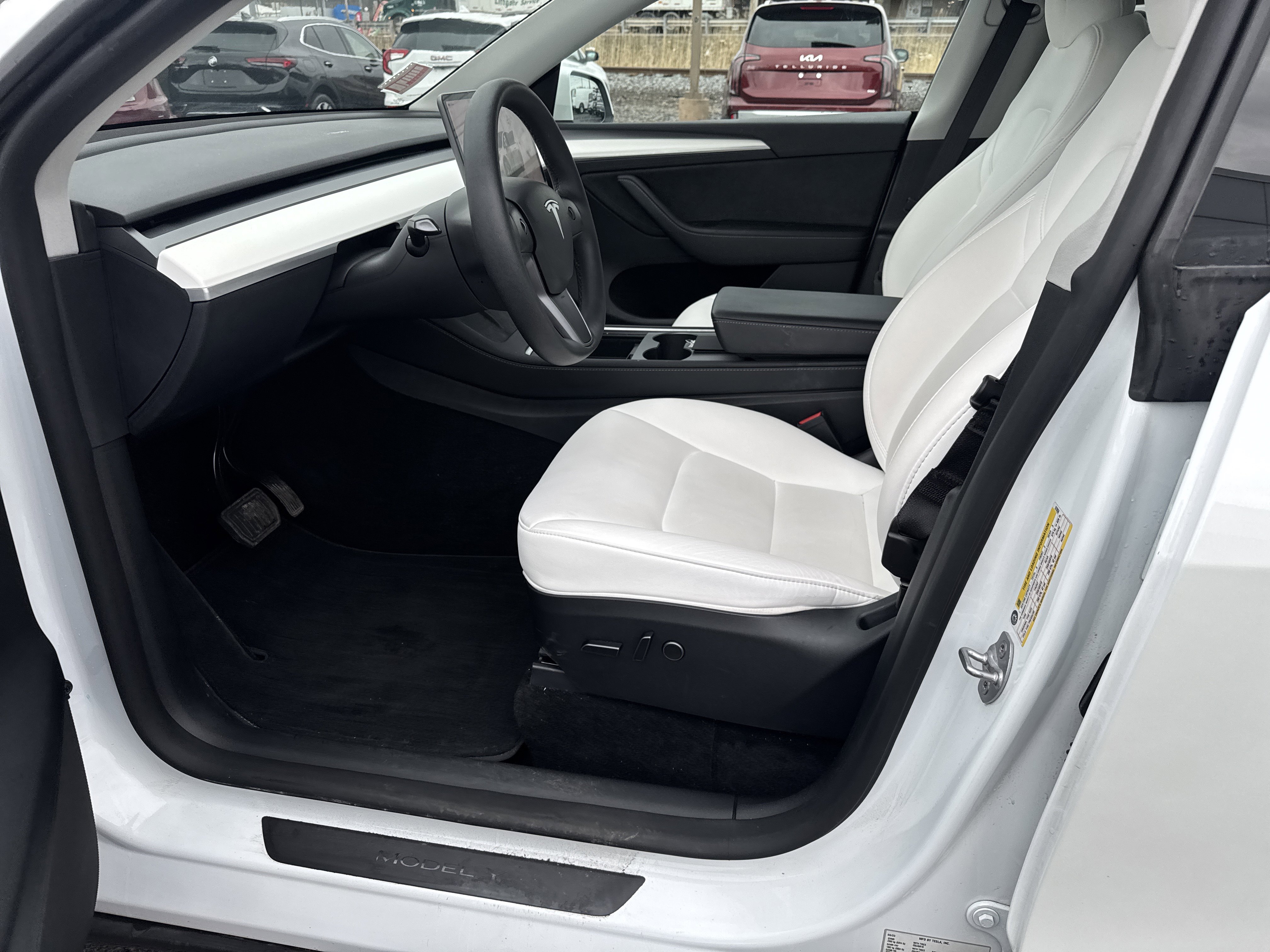 Used 2023 Tesla Model Y Long Range image 15