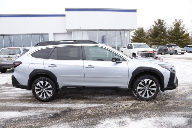 Used 2024 Subaru Outback Limited image 2