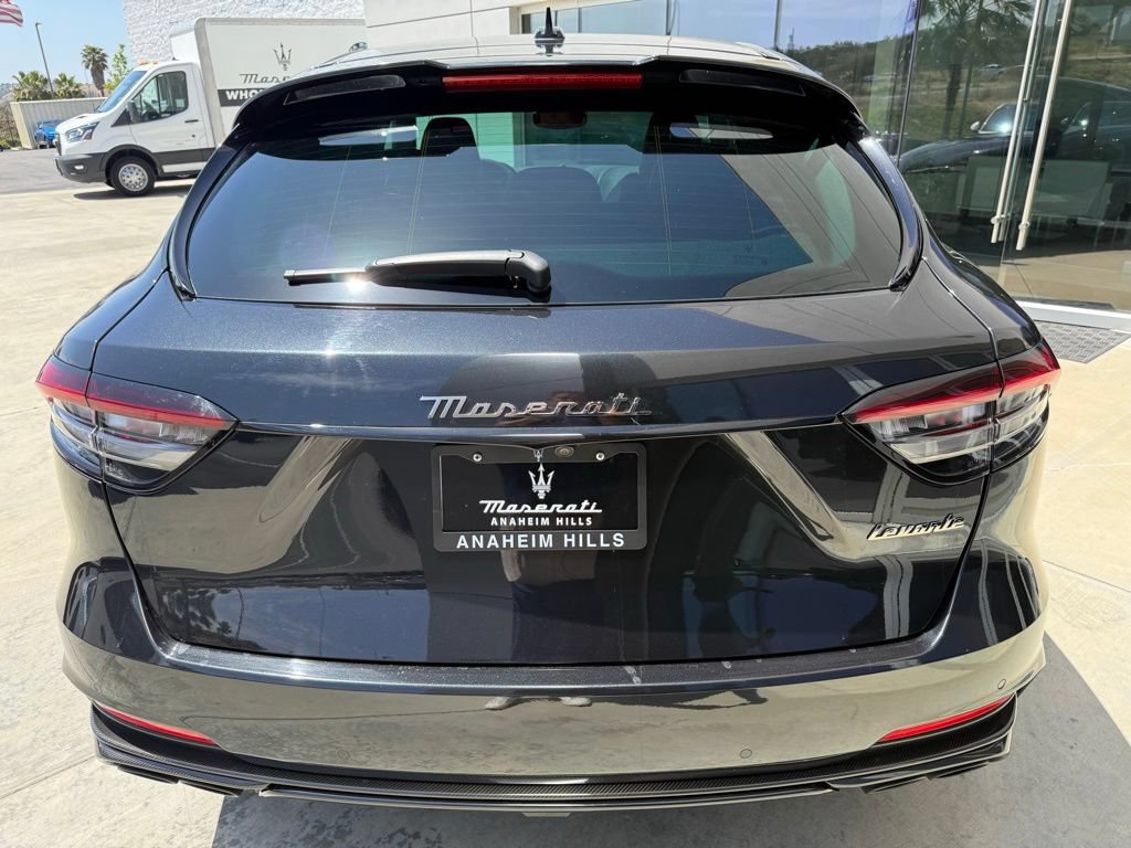 Certified 2024 Maserati Levante Trofeo AWD/4WD image 10