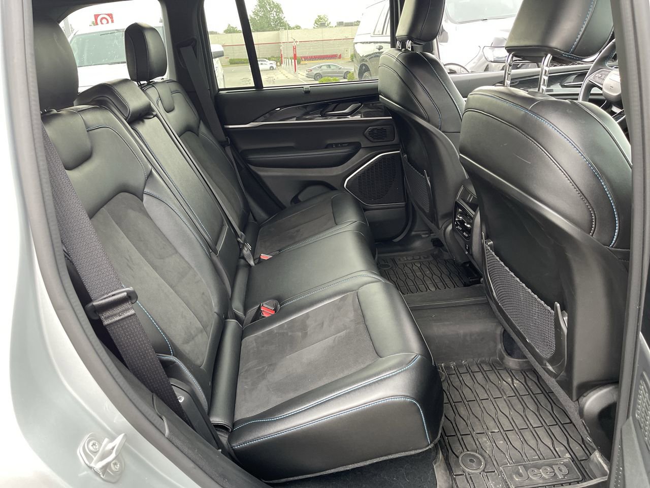 Used 2022 Jeep Grand Cherokee Trailhawk w/ Advanced Protech Group II AWD/4WD image 27