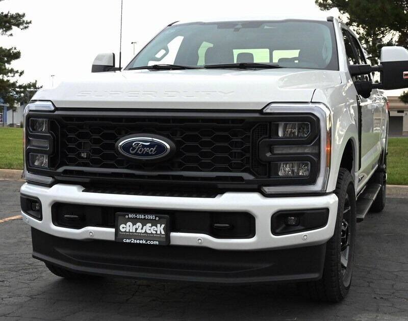 Used 2023 Ford F350 Lariat w/ Lariat Ultimate Package AWD/4WD image 2
