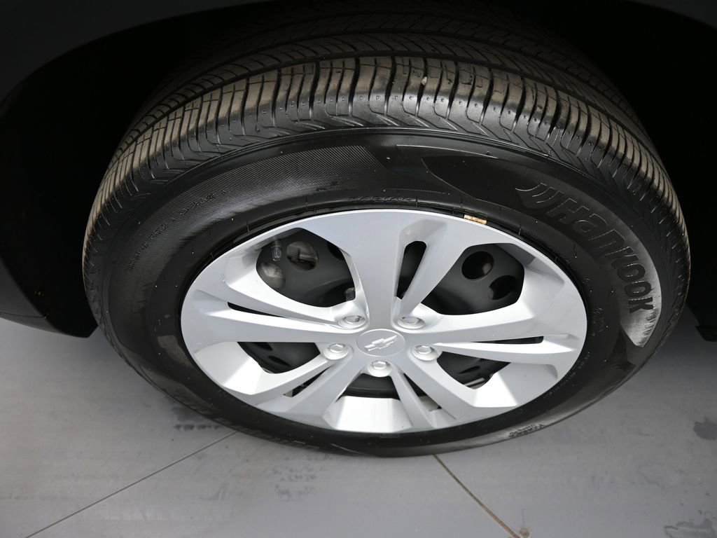 Used 2024 Chevrolet Trax LS w/ Driver Confidence Package image 14