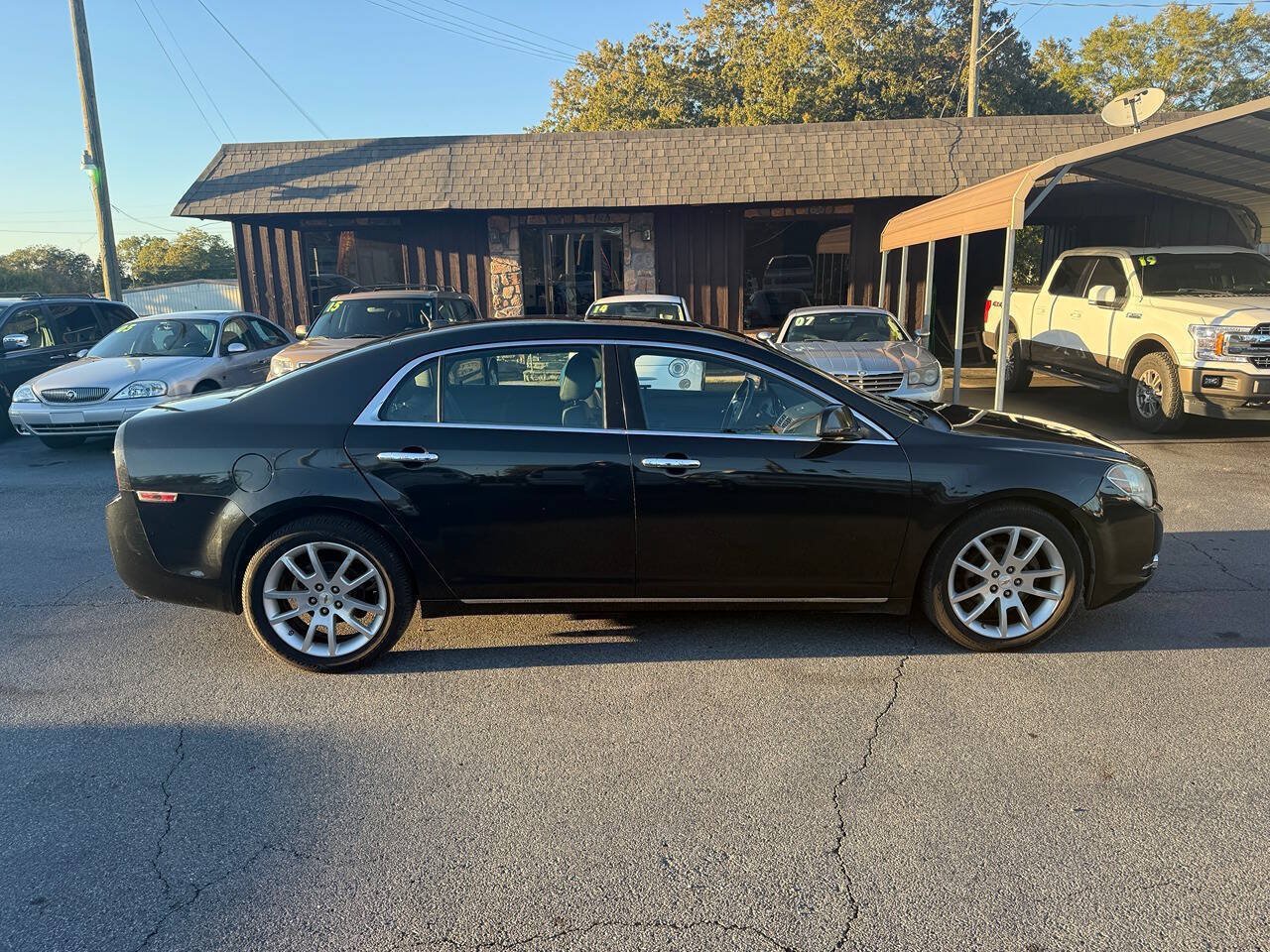 Used 2010 Chevrolet Malibu LTZ w/ HFV6 Engine Package FWD image 2