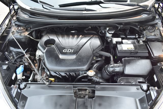 Used 2012 Hyundai Veloster w/ Style Pkg FWD image 42
