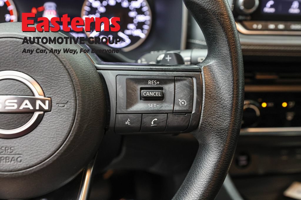 Used 2024 Nissan Rogue S AWD/4WD image 16