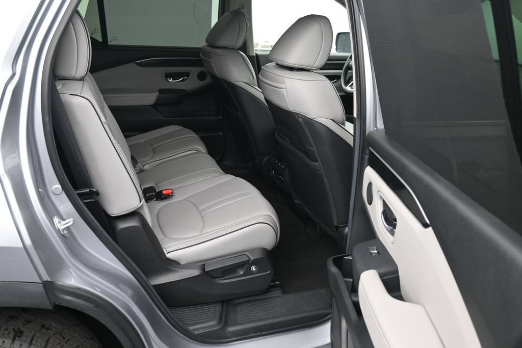Used 2024 Honda Pilot Elite image 11