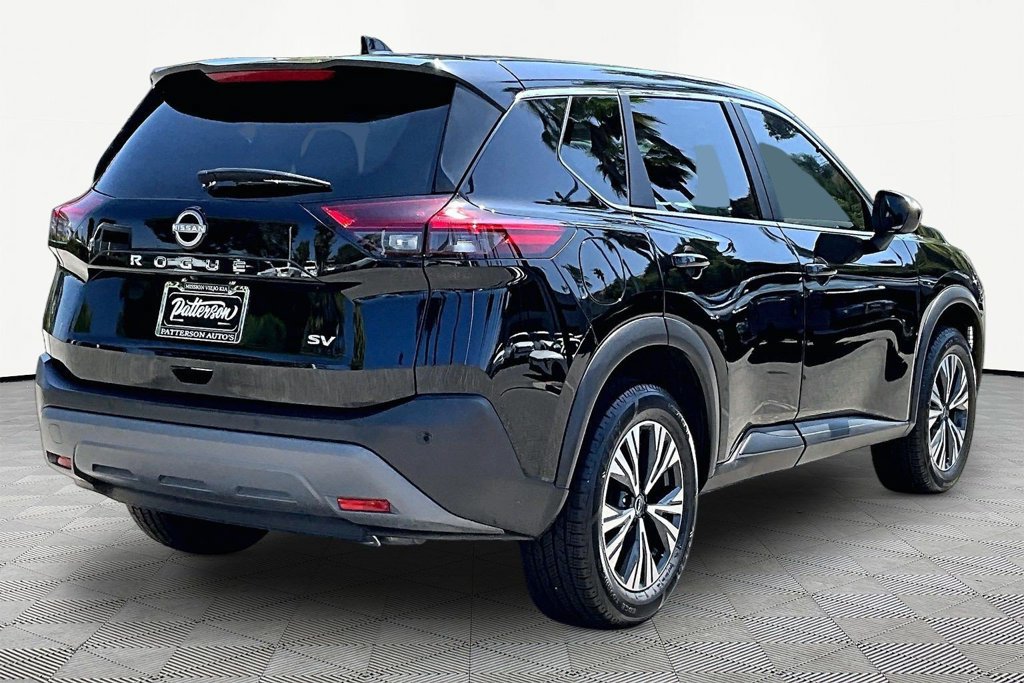 Used 2023 Nissan Rogue SV FWD image 2