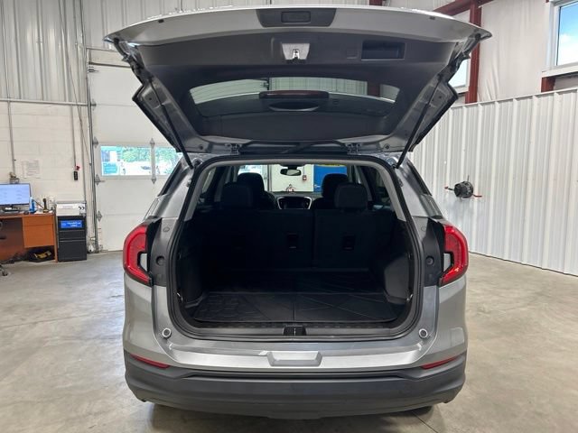 Used 2024 GMC Terrain SLE AWD/4WD image 19