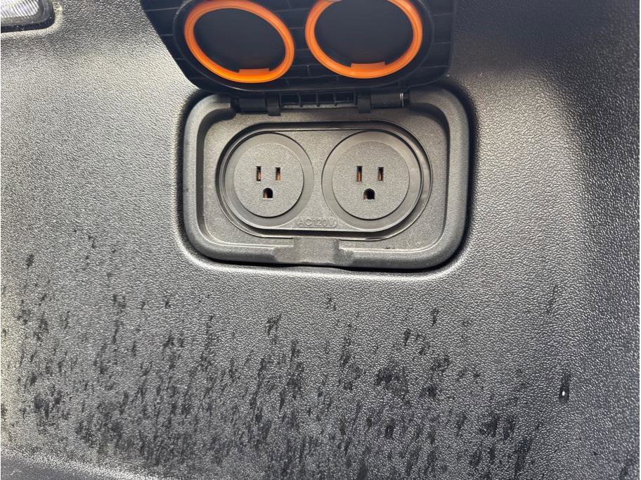 Used 2022 Rivian R1T Adventure image 28