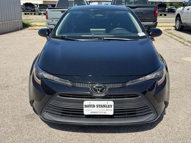 Used 2025 Toyota Corolla LE FWD image 2