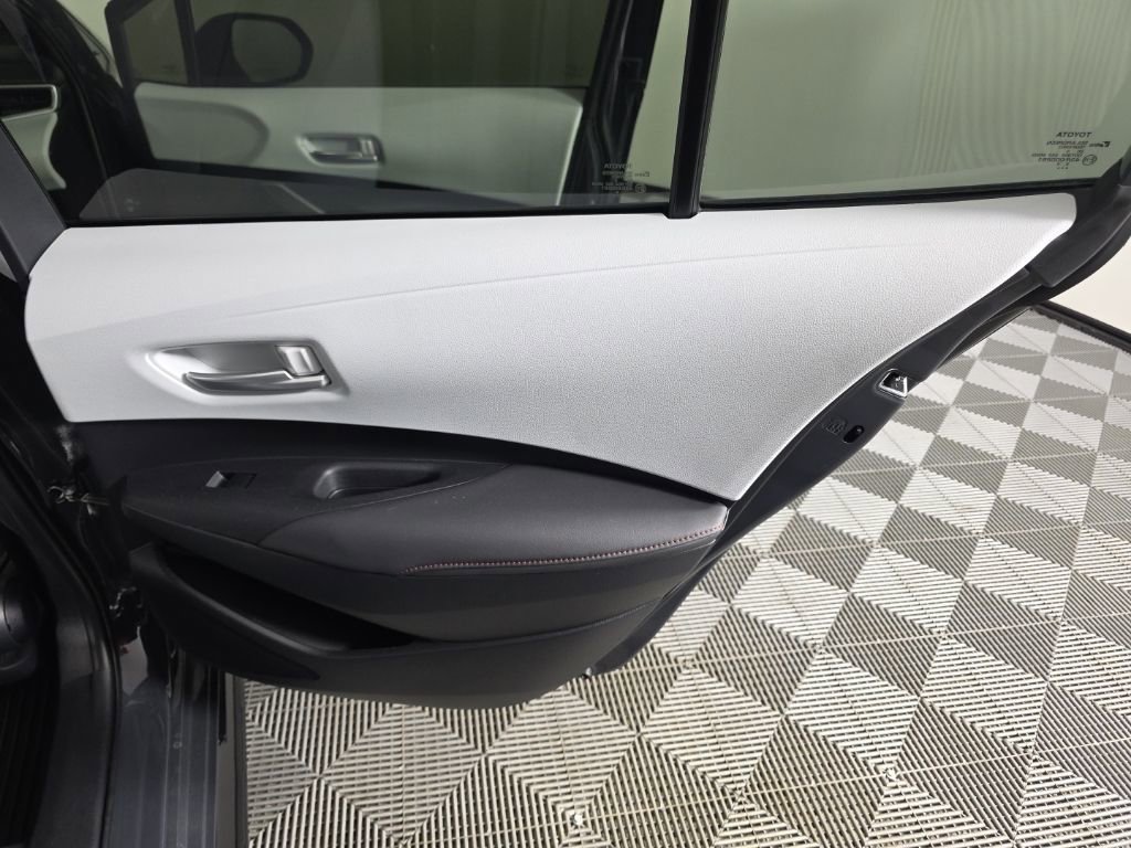 Used 2023 Toyota Corolla SE image 34