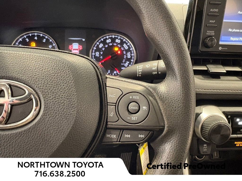 Used 2021 Toyota RAV4 LE image 28